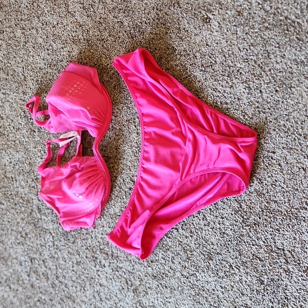 Victoria’s Secret pinky bra and panty set